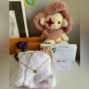 🌸 Louis Vuitton Loulougram Necklace 🌸